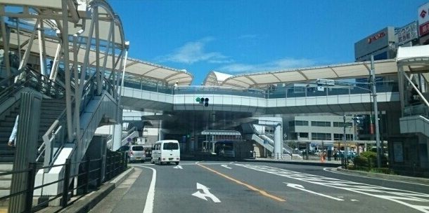 近くの川越駅西口まで800m(徒歩10分)