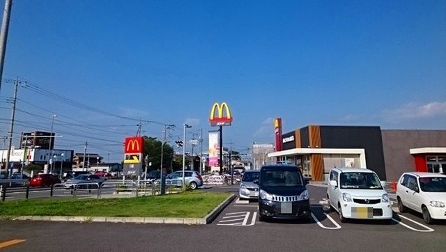 近くのマクドナルド140熊谷広瀬店まで800m（徒歩10分）