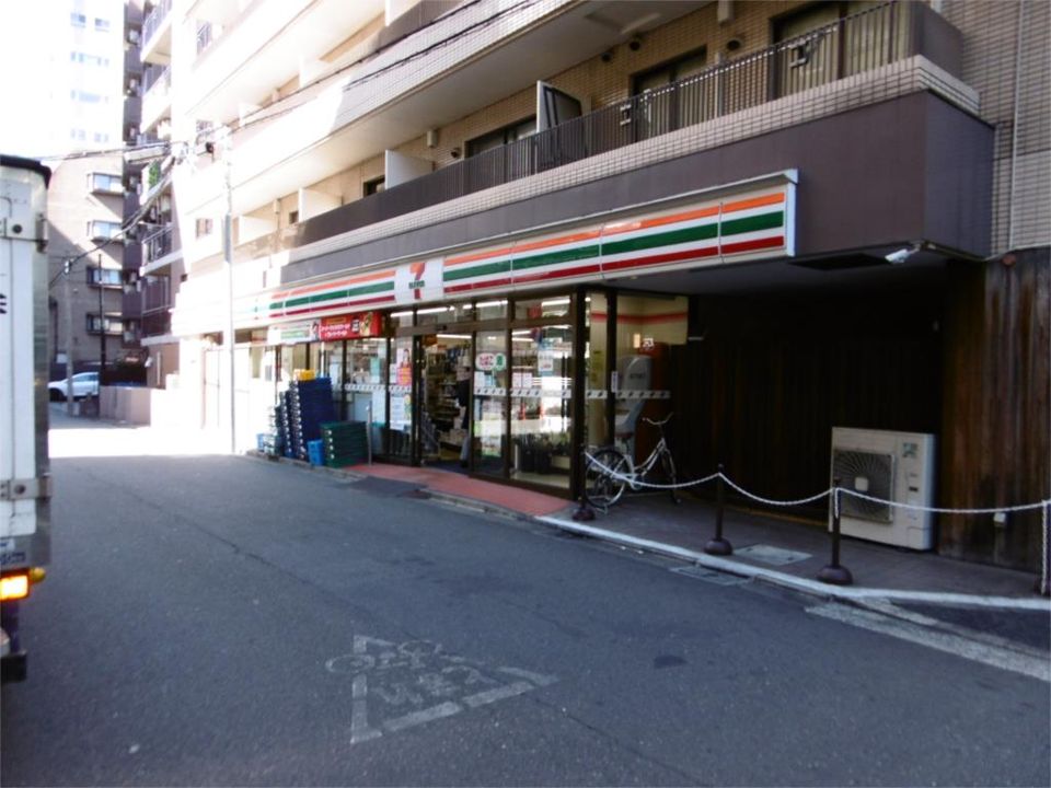 近くのセブンイレブン 港区麻布十番3丁目店まで362m(徒歩5分)