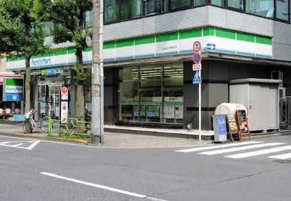 近くのファミリーマート 日本橋小学校前店まで39m(徒歩1分)
