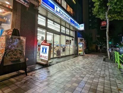 近くのローソン 人形町駅前店まで171m(徒歩3分)