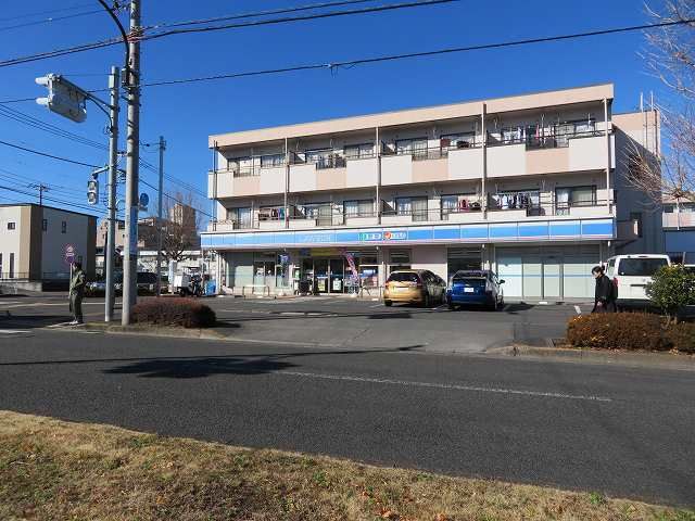 近くのローソンまで300m（徒歩4分）