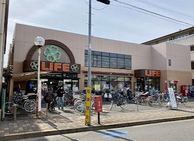 近くのライフ大森南店まで806m(徒歩11分)