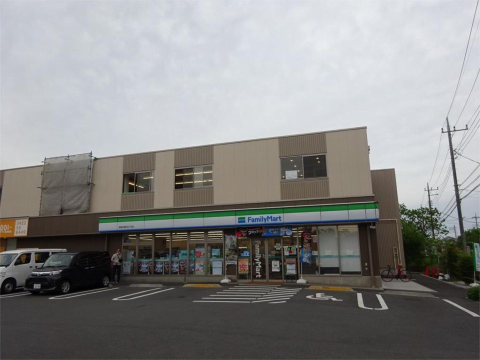 近くのファミリーマート 西東京新町店まで726m（徒歩10分）