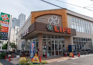 近くのライフ大森中店まで444m（徒歩6分）