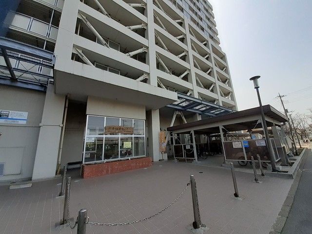 近くの六木住区センターまで600m(徒歩8分)