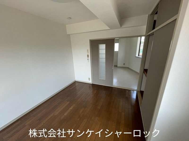 ベッドルーム