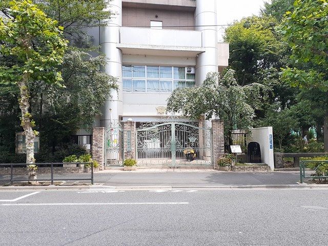 近くの桜橋中学校まで243m(徒歩4分)