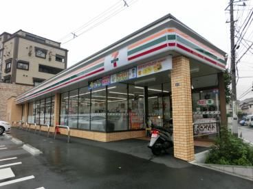 近くのセブンイレブン 横浜永田東2丁目店まで687m(徒歩9分)
