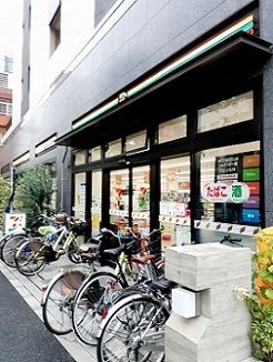 近くのセブンイレブン早稲田高校前店まで85m(徒歩2分)
