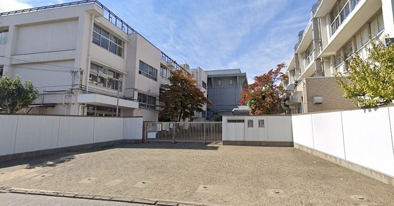 近くの世田谷区立奥沢中学校(大岡山)まで529m(徒歩7分)