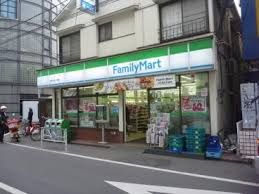近くのファミリーマート 柴崎千駄ケ谷店まで147m(徒歩2分)