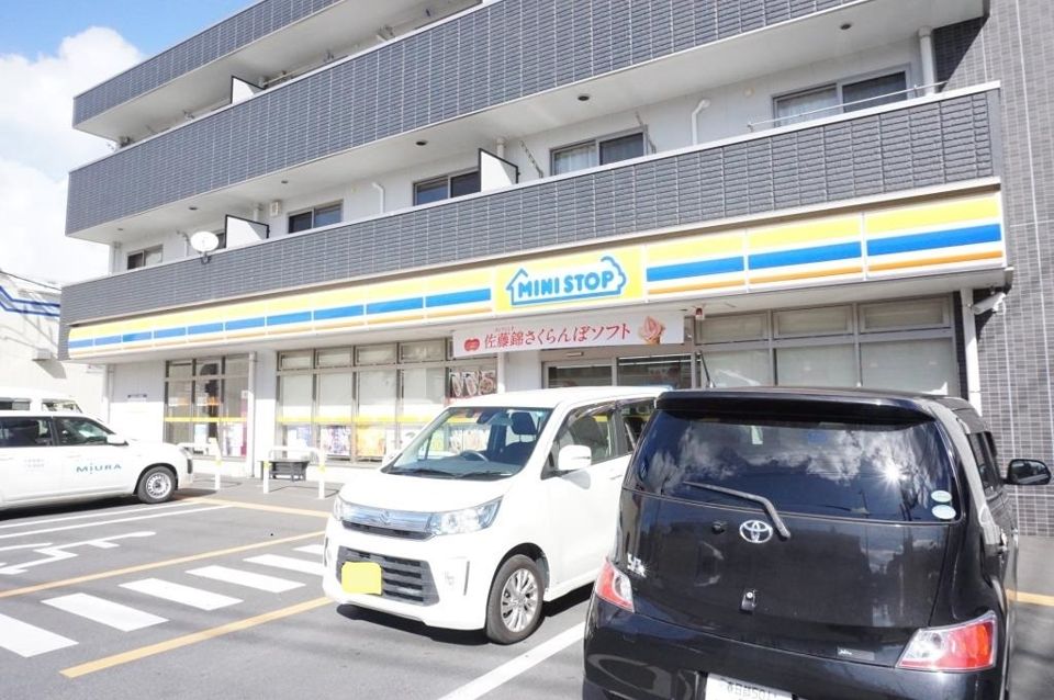 近くのミニストップ 東越谷3丁目店まで382m(徒歩5分)