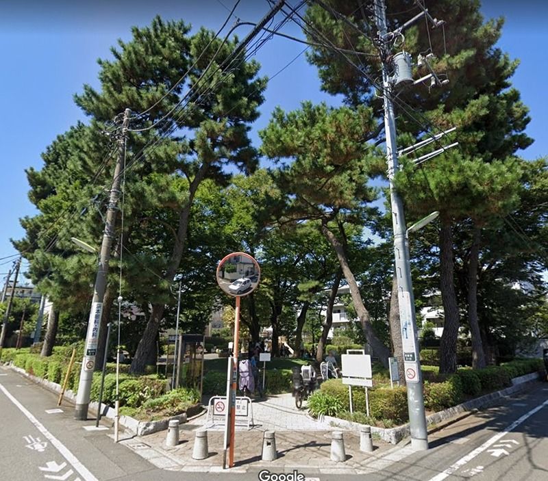 近くの世田谷区立世田谷新町公園（桜新町）まで937m（徒歩12分）