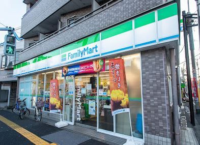 近くのファミリーマート 上中里三丁目店まで630m(徒歩8分)