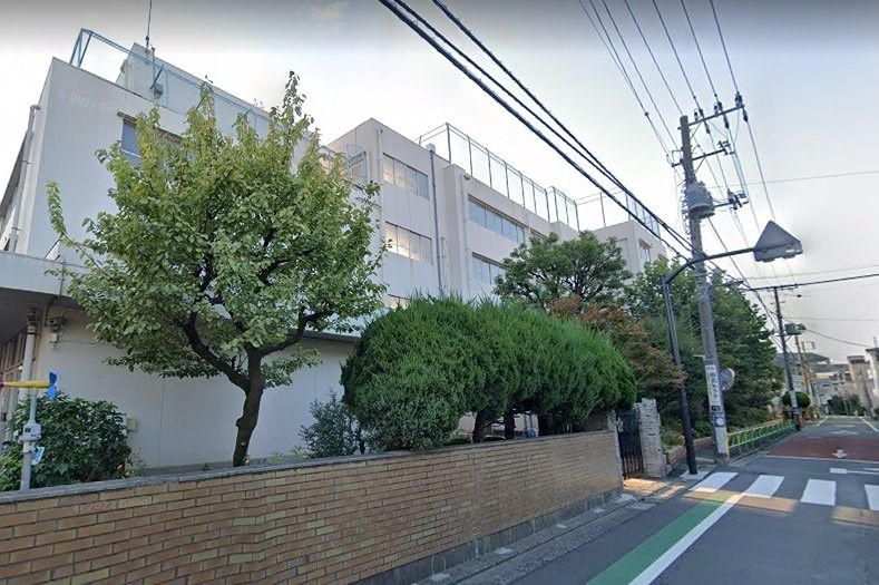 近くの鷹番小学校（学芸大学）まで1,178m（徒歩15分）