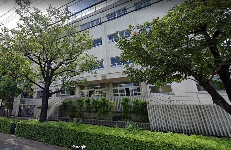 近くの世田谷区立駒沢中学校(駒沢大学)まで1,615m(徒歩21分)