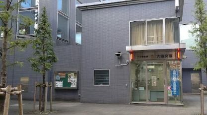 近くの牛込警察署 大曲交番まで331m(徒歩5分)