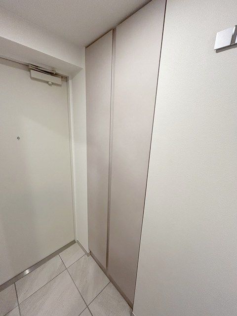 近くのみずほ銀行中目黒支店まで606m(徒歩8分)