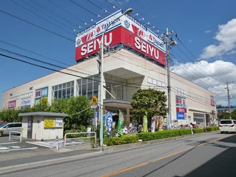 近くの西友 東川口店まで526m(徒歩7分)