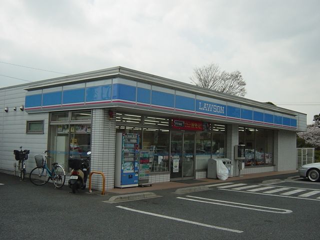 近くのローソンまで450m（徒歩6分）