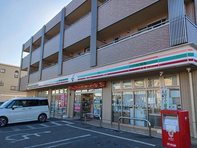 近くのセブンイレブン流山東深井店まで435m(徒歩6分)
