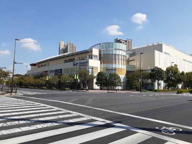 近くのららぽーと柏の葉まで700m(徒歩9分)