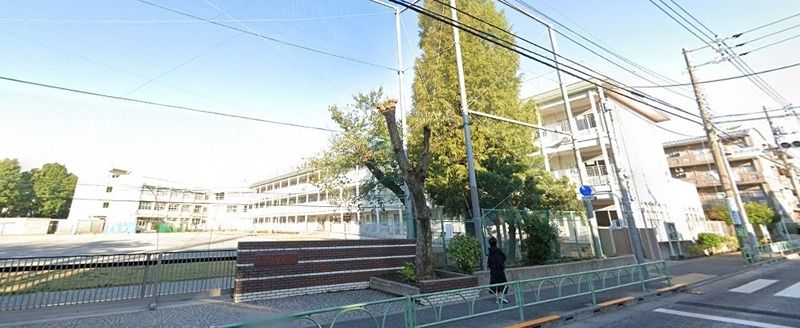 近くの世田谷区立赤堤小学校(経堂)まで759m(徒歩10分)