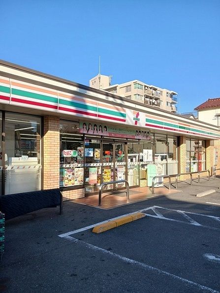 近くのセブンイレブン堀船3丁目北店まで379m(徒歩5分)