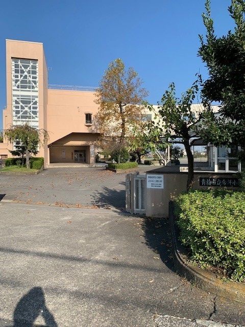 近くの青梅市立今井小学校まで900m(徒歩12分)