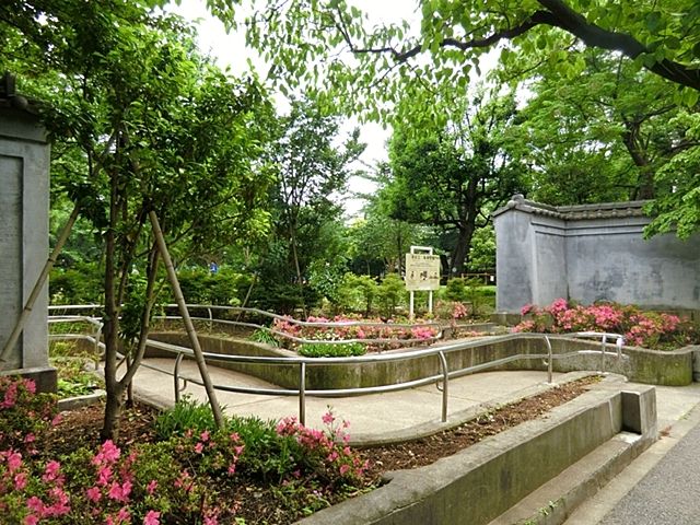 近くの亀塚公園まで650m(徒歩9分)