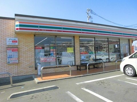 近くのセブンイレブンまで700m(徒歩9分)