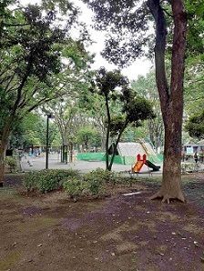 近くの新宿中央公園まで391m(徒歩5分)