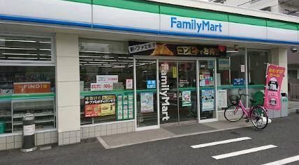近くのファミリーマート 板橋高島平七丁目店まで245m(徒歩4分)