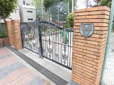近くの世田谷区立笹原小学校まで481m(徒歩7分)