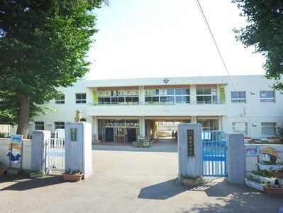 近くの鴻巣市立 箕田小学校まで610m(徒歩8分)