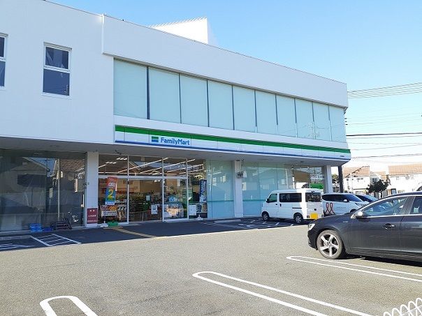 近くのファミリーマート 大宮指扇店まで64m(徒歩1分)