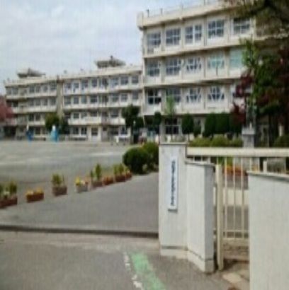 近くの武蔵野小学校まで600m(徒歩8分)