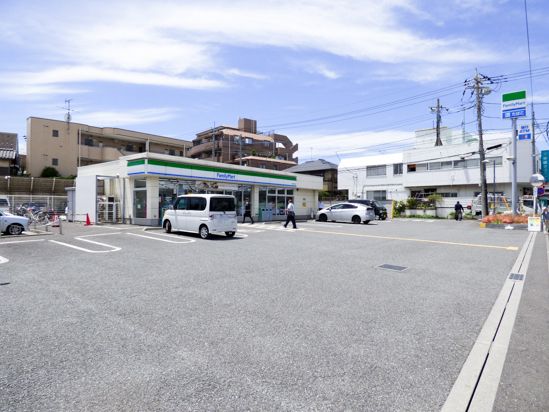 近くのファミリーマート 所沢久米店まで470m(徒歩6分)