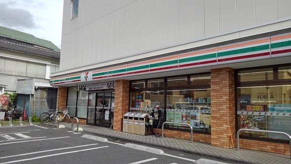 近くのセブンイレブンまで290m(徒歩4分)