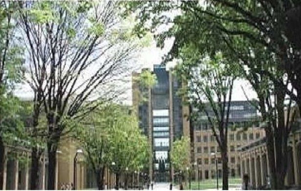 近くの青山学院大学まで300m（徒歩4分）