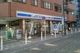 近くのローソンスリーエフまで70m(徒歩1分)