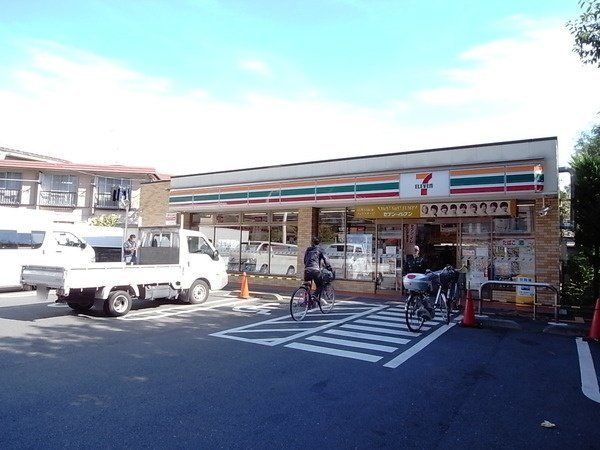 近くのセブンイレブン 世田谷経堂3丁目店まで206m（徒歩3分）