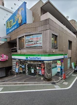 近くのファミリーマート 大山駅北店まで317m(徒歩4分)