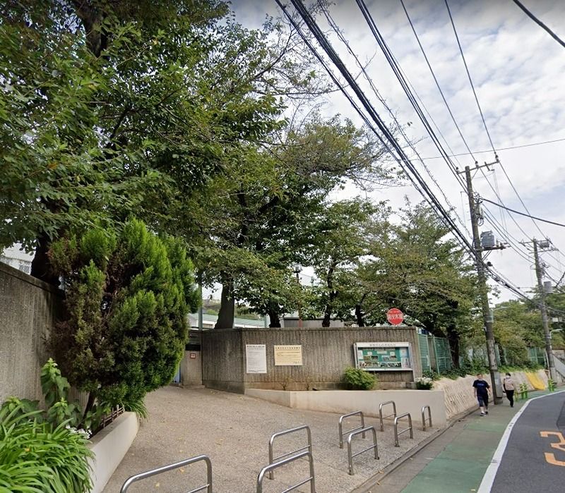 近くの目黒区立菅刈小学校(代官山)まで1,771m(徒歩23分)