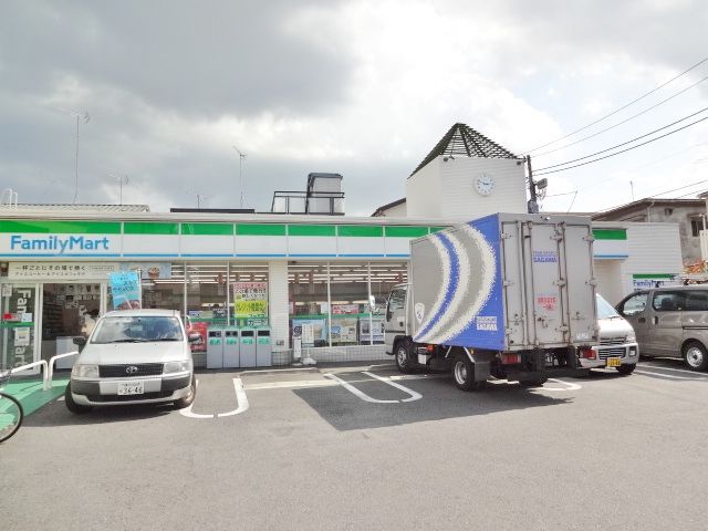 近くのファミリーマート 原町二丁目店まで292m(徒歩4分)