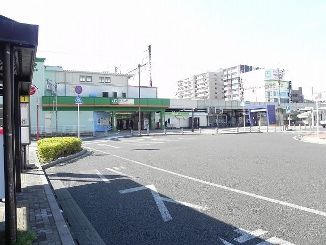 近くの南流山駅まで800m（徒歩10分）