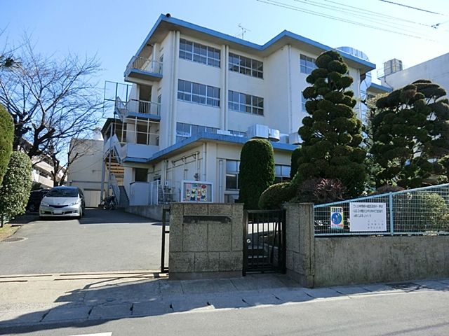 近くの松戸市立松ケ丘小学校まで450m(徒歩6分)
