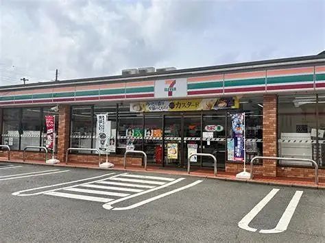 近くのセブンイレブン 東岩槻駅南店まで371m(徒歩5分)