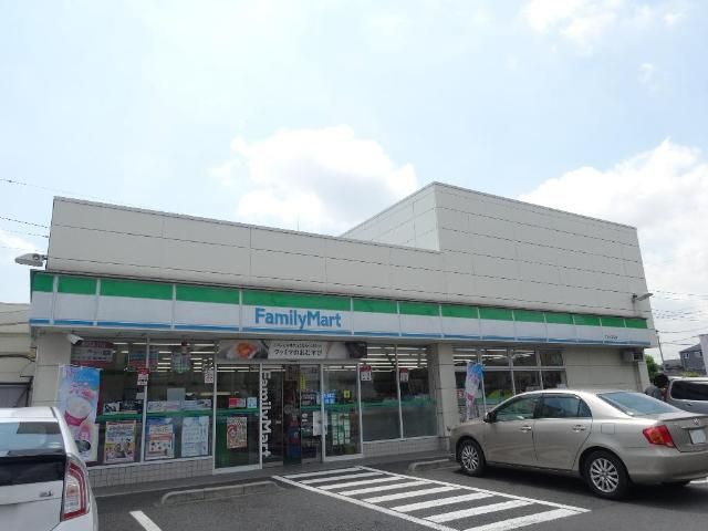 近くのファミリーマート江北三丁目店まで607m(徒歩8分)